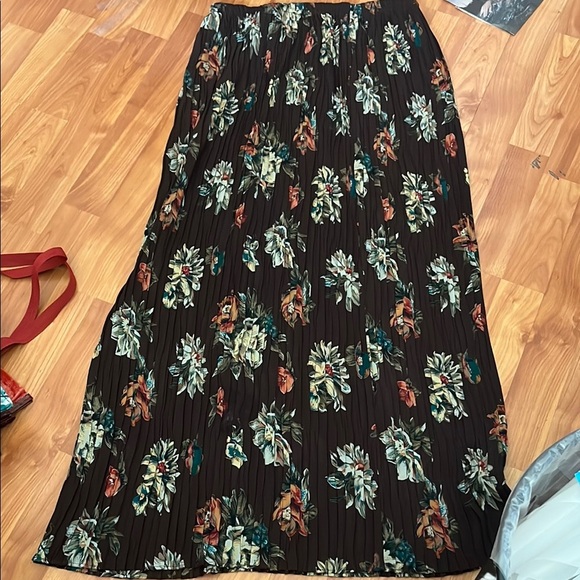 Tweeds Brown Floral Pleated Skirt Size M - Picture 1 of 4